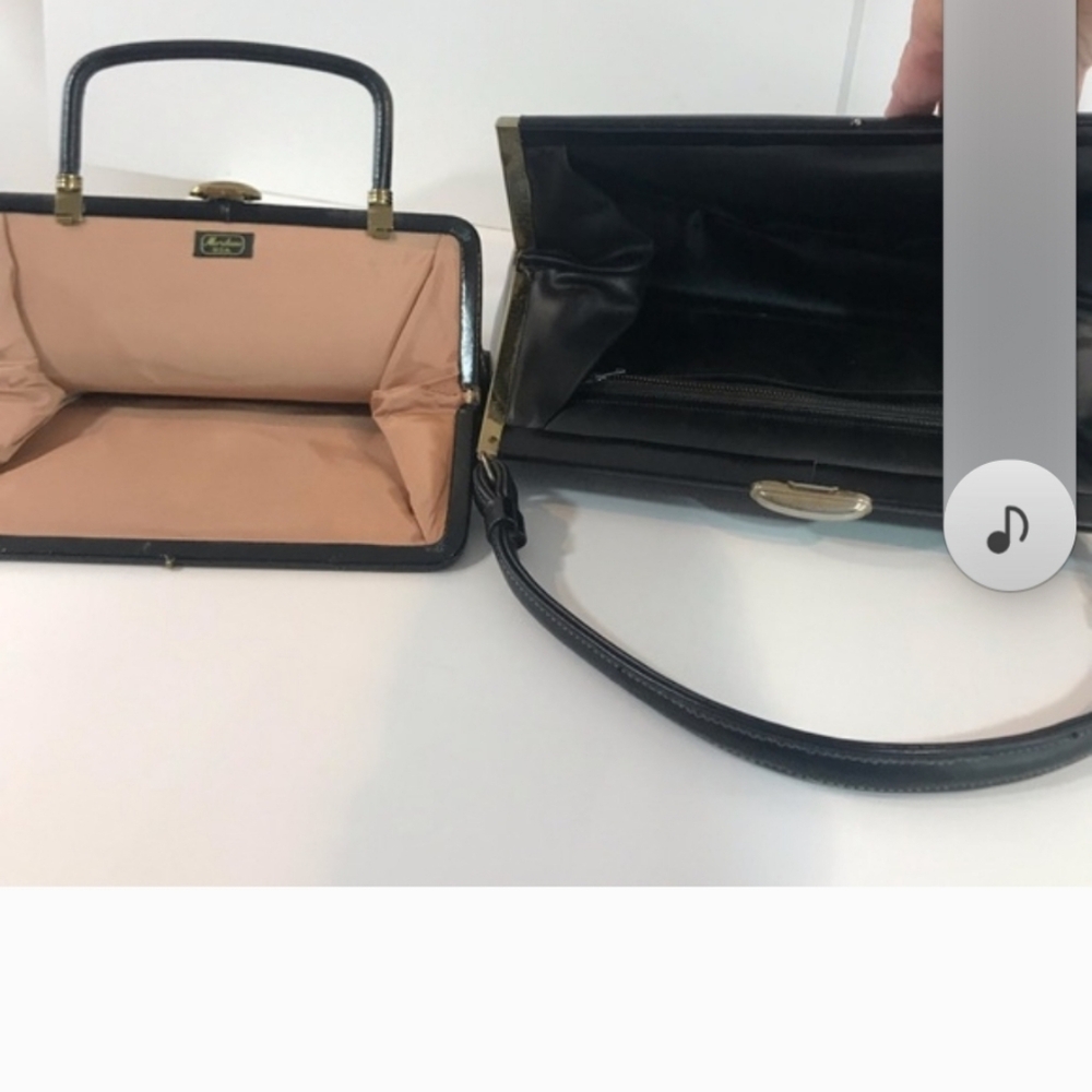 Vintage Purses(mother/daughter?) Fashionistas